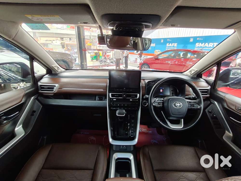 Toyota Innova Hycross 2.0 Zx Hybrid 7 Str, 2023, Petrol