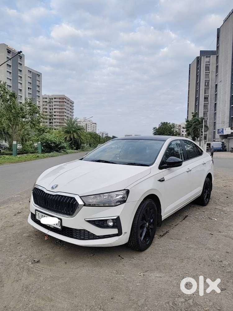 Skoda Slavia Ambition 1.0l Tsi At, 2023, Petrol
