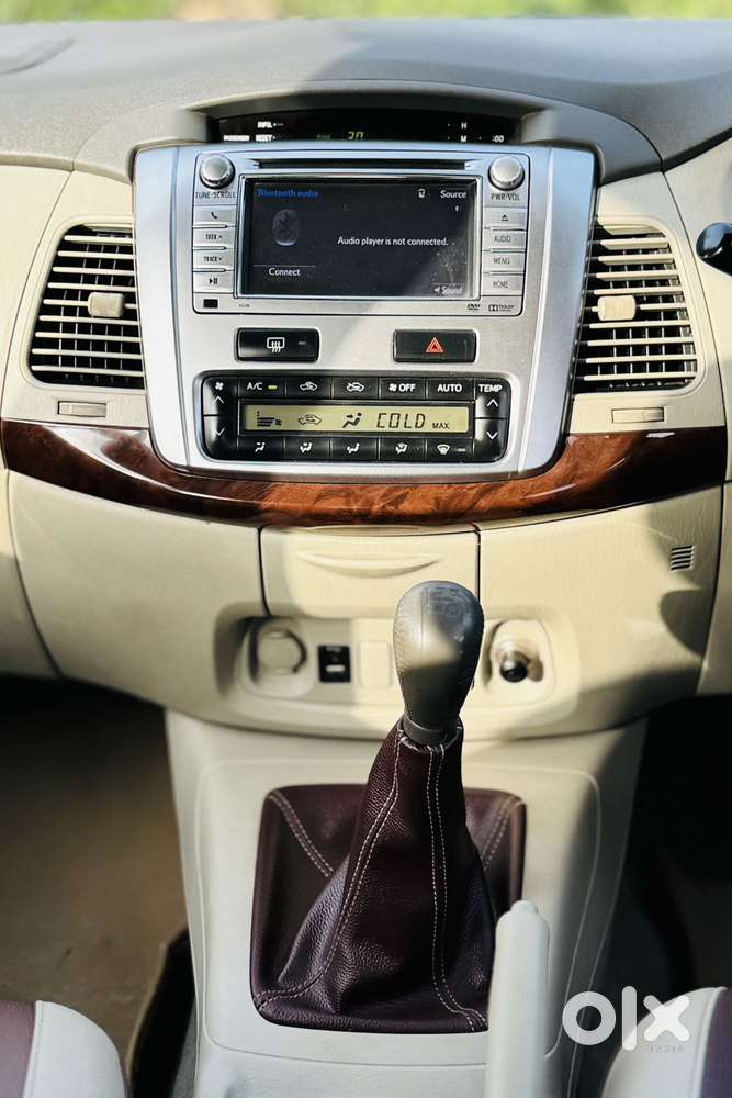 Toyota Innova 2.5 V 8 Str, 2014, Diesel