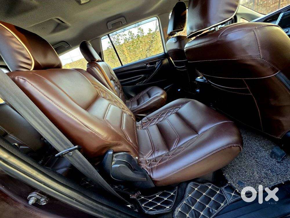 Toyota Innova Crysta 2.4 G Mt 7 Str, 2017, Diesel