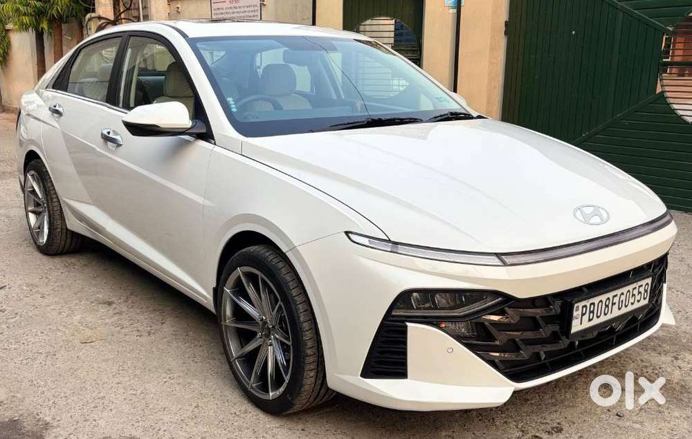 Hyundai Verna, 2023, Petrol