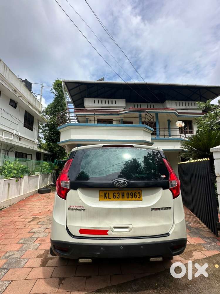 Mahindra Marazzo 2023 Diesel 450000 Km Driven