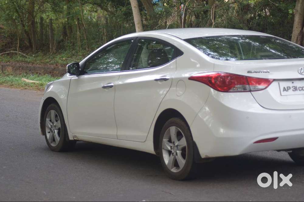 Excellent Condition Hyundai Elantra Diesel White 2013 Model Autogear