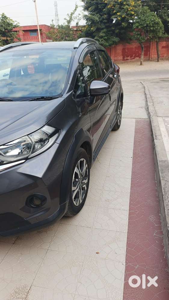 Top-end 2018 Honda Wr-v 1.5 I-dtec V - Alloy Wheels, Push Button Start