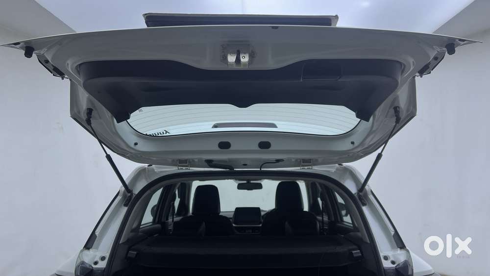 Maruti Suzuki Vitara Brezza 1.5 Zxi, 2022, Petrol