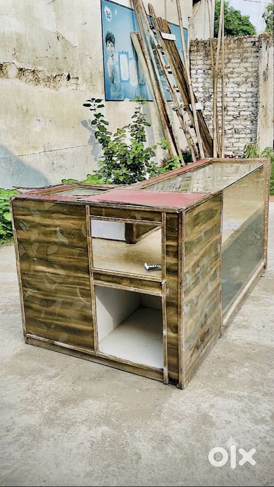 Store display counter for sale 5000 rupee&rsquo;s (Minor damage)