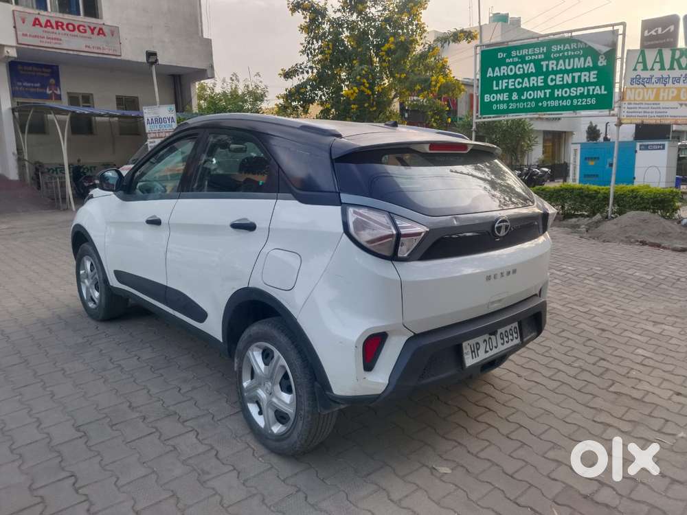 Tata Nexon 1.2 Revotron Xma Amt (s), 2020, Petrol
