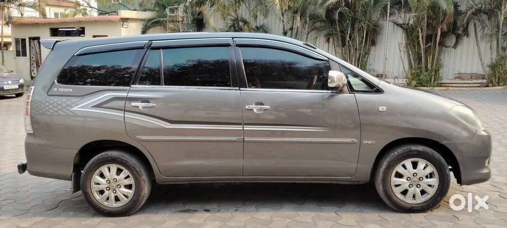 Toyota Innova 2004-2011 2.5 V Diesel 8-seater, 2009, Diesel
