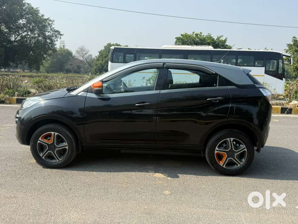 Tata Nexon Kraz Plus Amt, 2019, Petrol