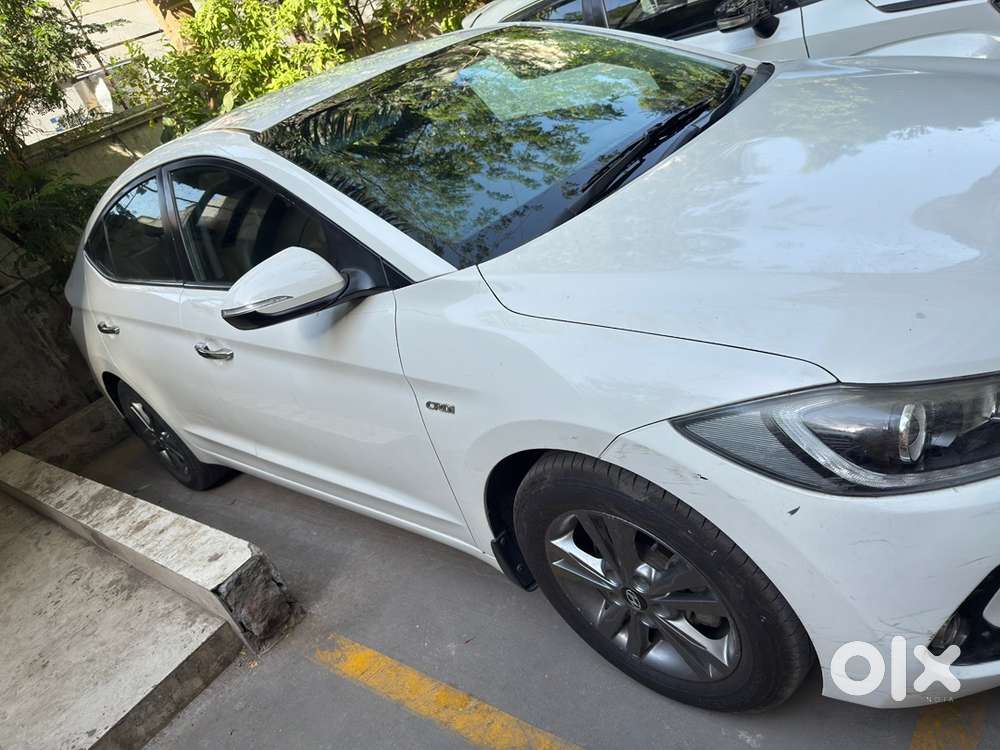 Hyundai Elantra - Manual- Diesel- Drives Like A New Car