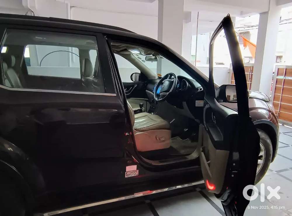 Mahindra Xuv500 W10  2016 Diesel 176000 Km Driven