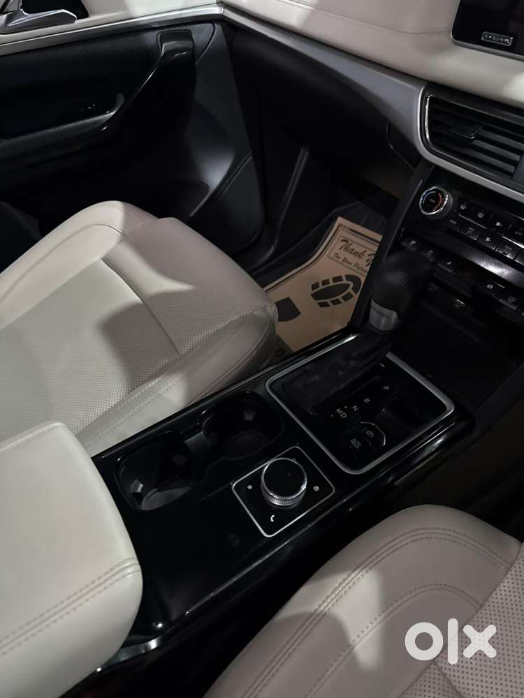 Mahindra Xuv700 2.2 Ax 7 Diesel At Luxury Pack Str, 2024, Diesel