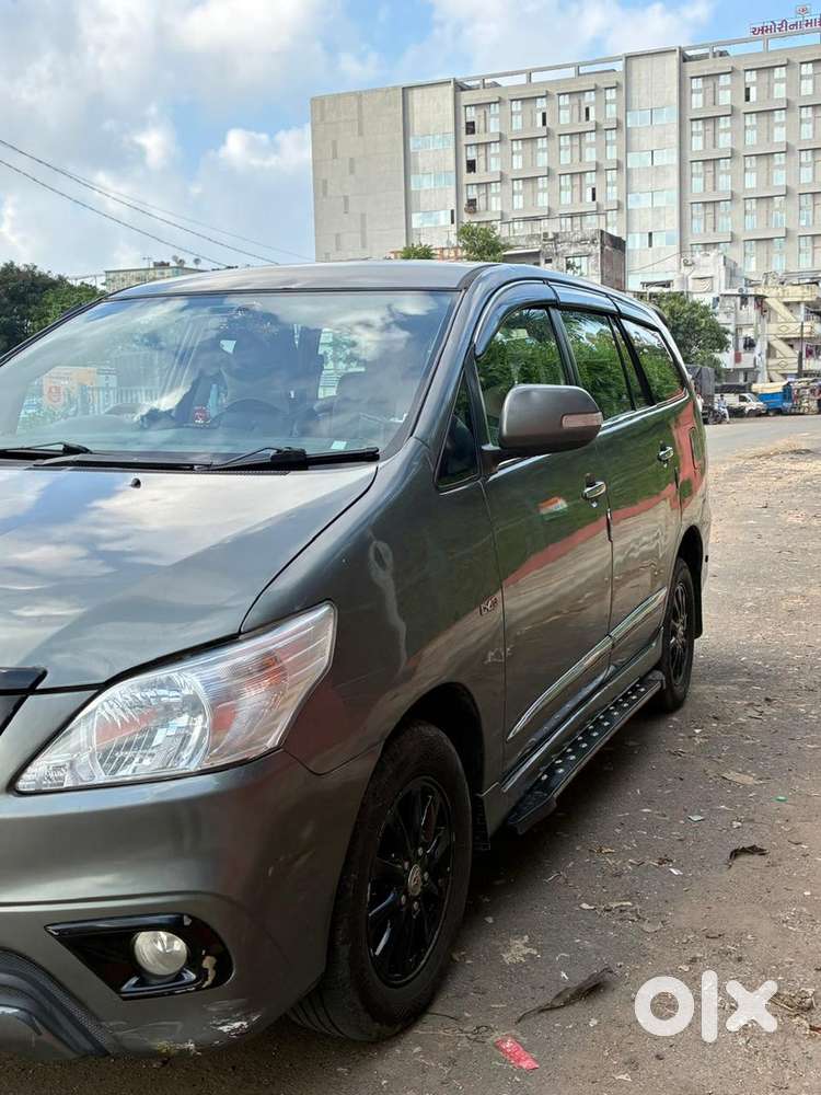 Toyota Innova 2014
