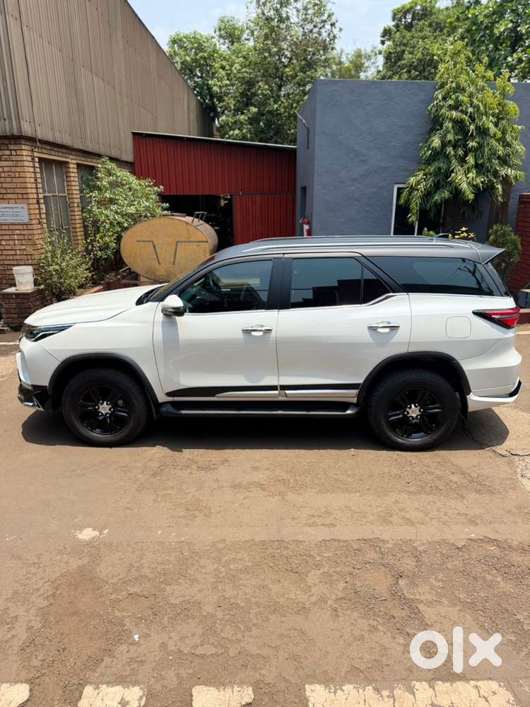 Fortuner Leader Edition With 9000kms Diesel 2025