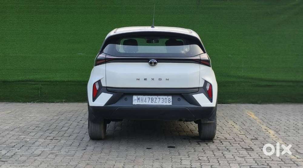 Tata Nexon, 2025, Petrol