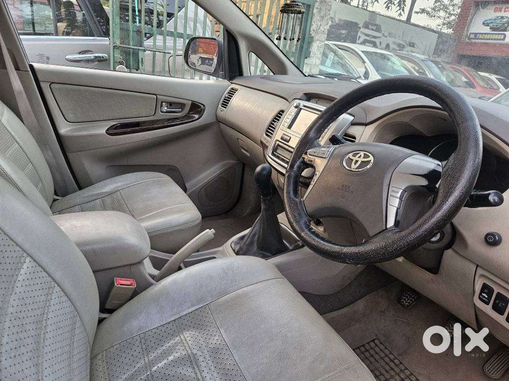 Toyota Innova 2.5 Vx 7 Seater Bs Iv, 2012, Diesel