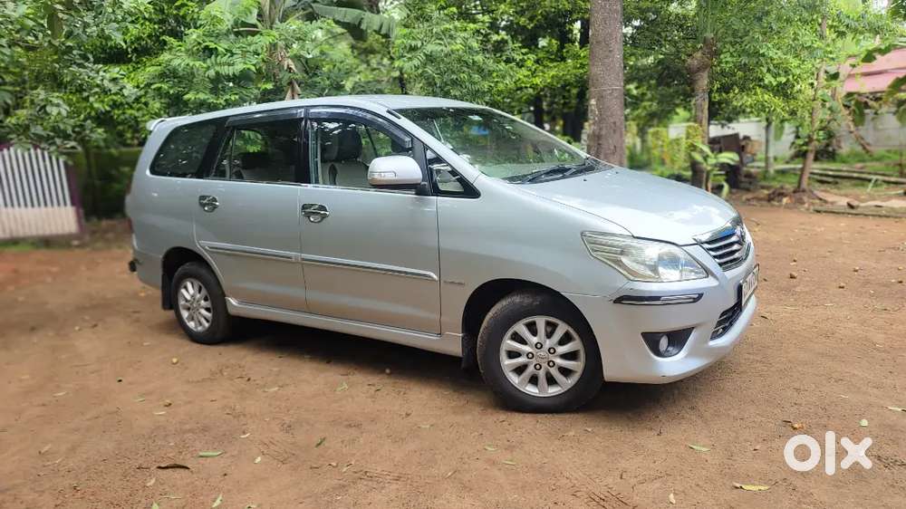 Toyota Innova 7 Str 2013 Full Option