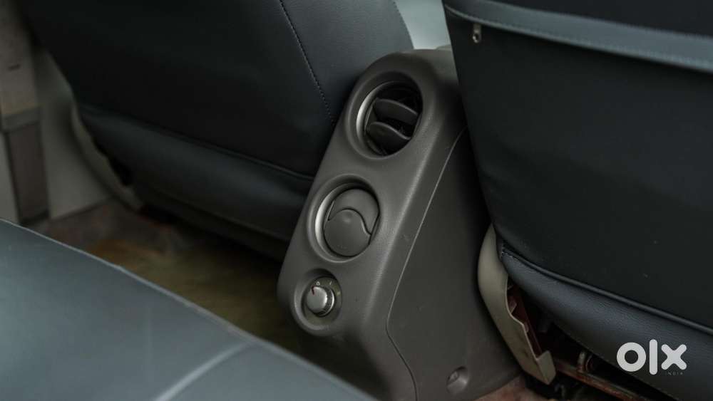 Nissan Sunny, 2015, Petrol