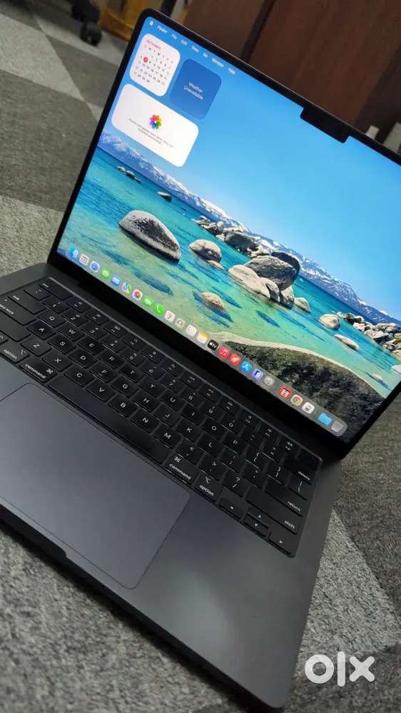 MacBook pro M3 max/14inch/64GB RAM /1TB/40 cores gpu /1 year warranty