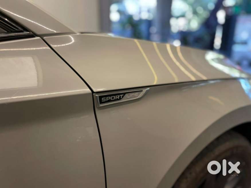 Skoda Superb [2020-ongoing] 1.8 Sportline, 2022, Petrol