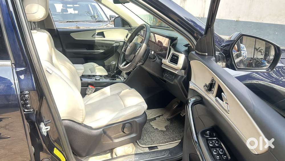 Mahindra Xuv700 2.2 Ax 7 Diesel Mt Luxury Pack Str, 2022, Diesel