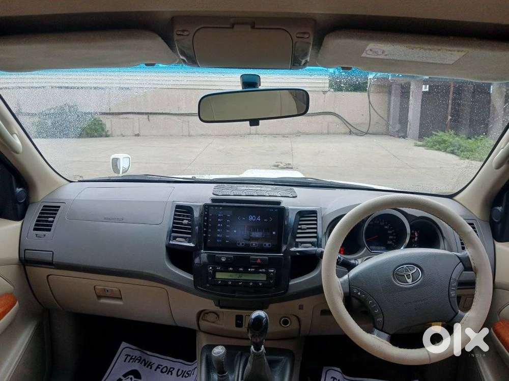 Toyota Fortuner 4x4 Manual Limited Edition, 2010, Diesel