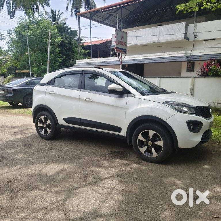 Tata Nexon 1.2 Revotron Xz Plus, 2017, Petrol