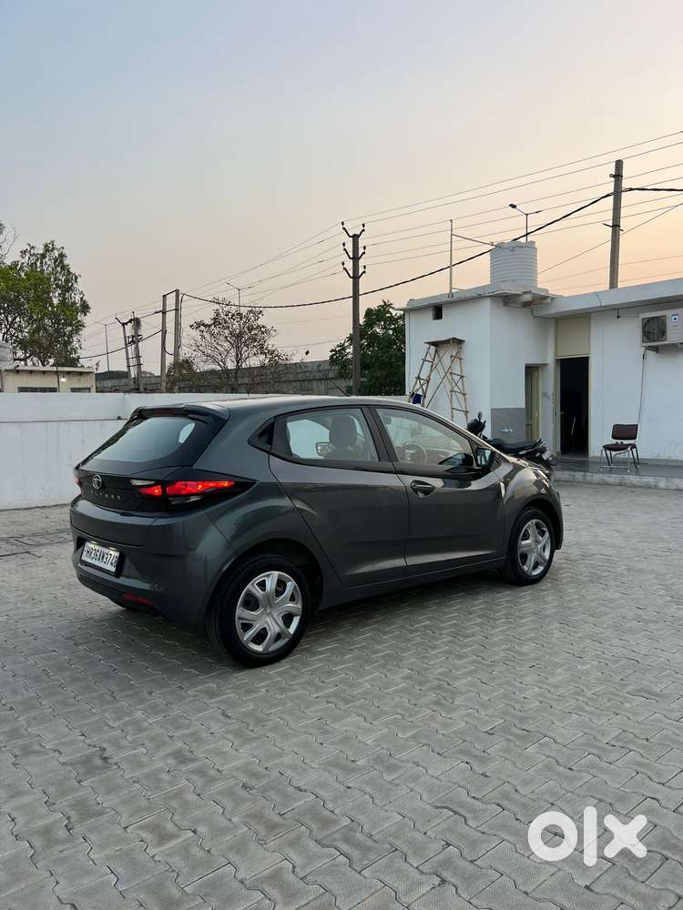 Tata Altroz 1.2 Xm Plus, 2022, Petrol