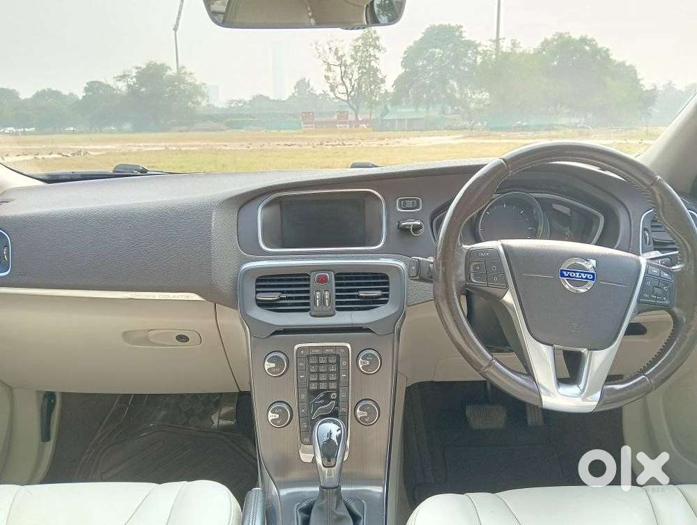 Volvo V40 Cross Country D3 Inscription, 2015, Diesel