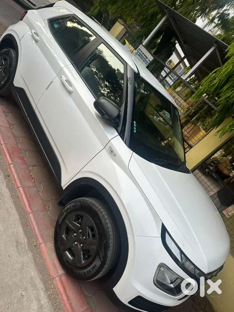 Hyundai Venue Petrol 2024