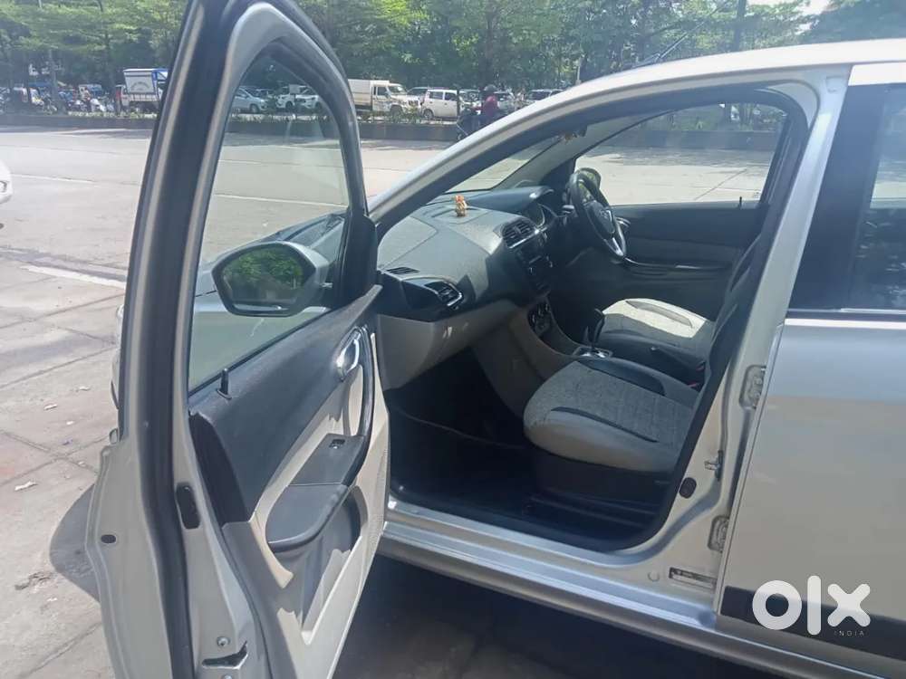 Tata Tiago Xza, 2017, Petrol