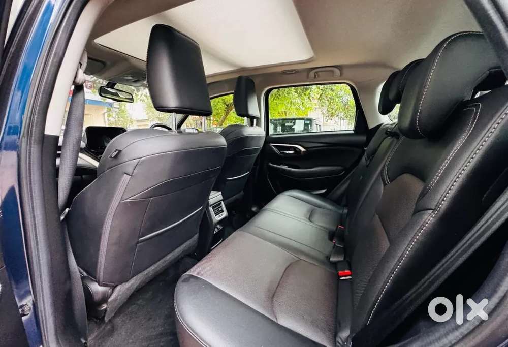 Maruti Suzuki Grand Vitara 1.5 Alpha Plus Intelligent Hybrid Ecvt, 2..