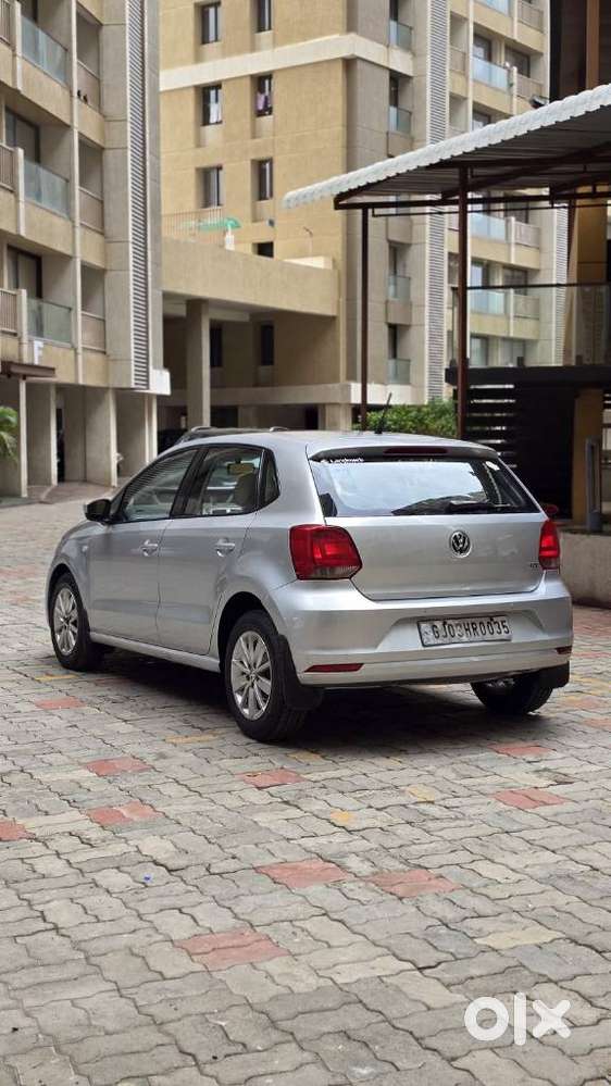 Volkswagen Polo Petrol Highline 1.6l, 2015, Diesel