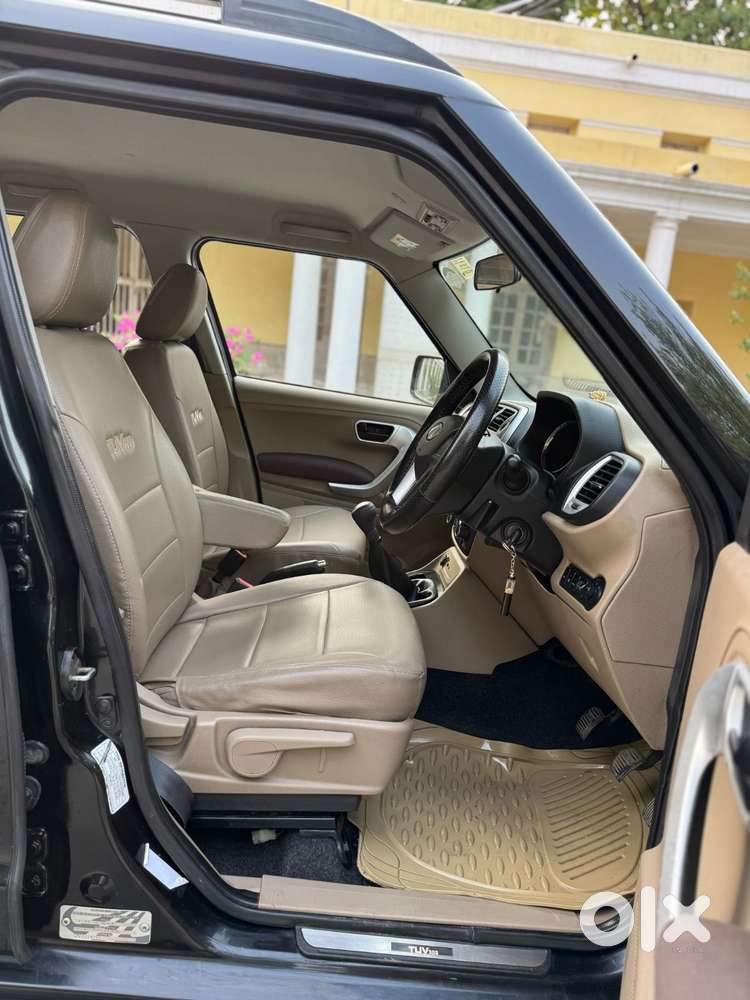 Mahindra Tuv 300 Mhawk100 T8 Dual Tone, 2017, Diesel