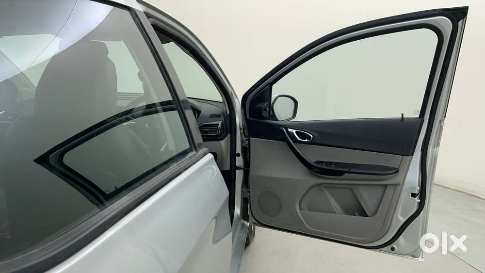 Tata Tiago Xz, 2016, Petrol