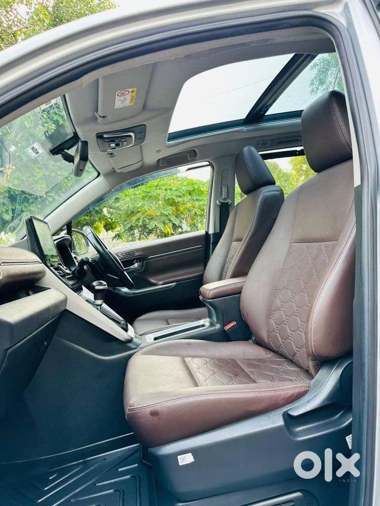 Toyota Innova Hycross 2.0 Zx Hybrid 7 Str, 2023, Petrol