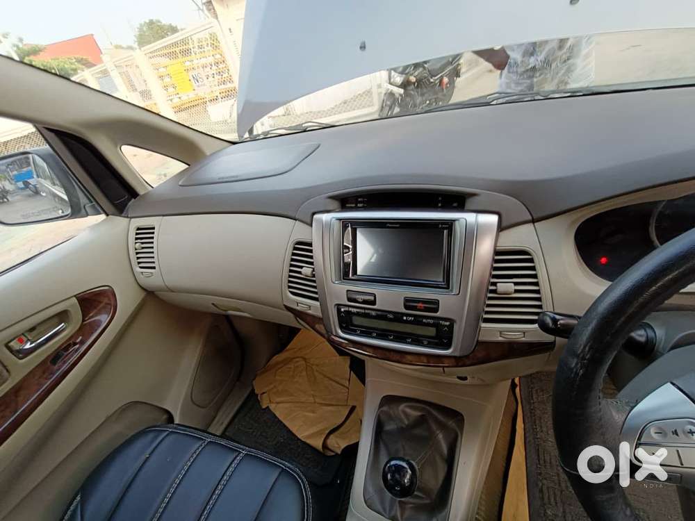 Toyota Innova 2.5 Vx 8 Str Bs-iii, 2012, Diesel
