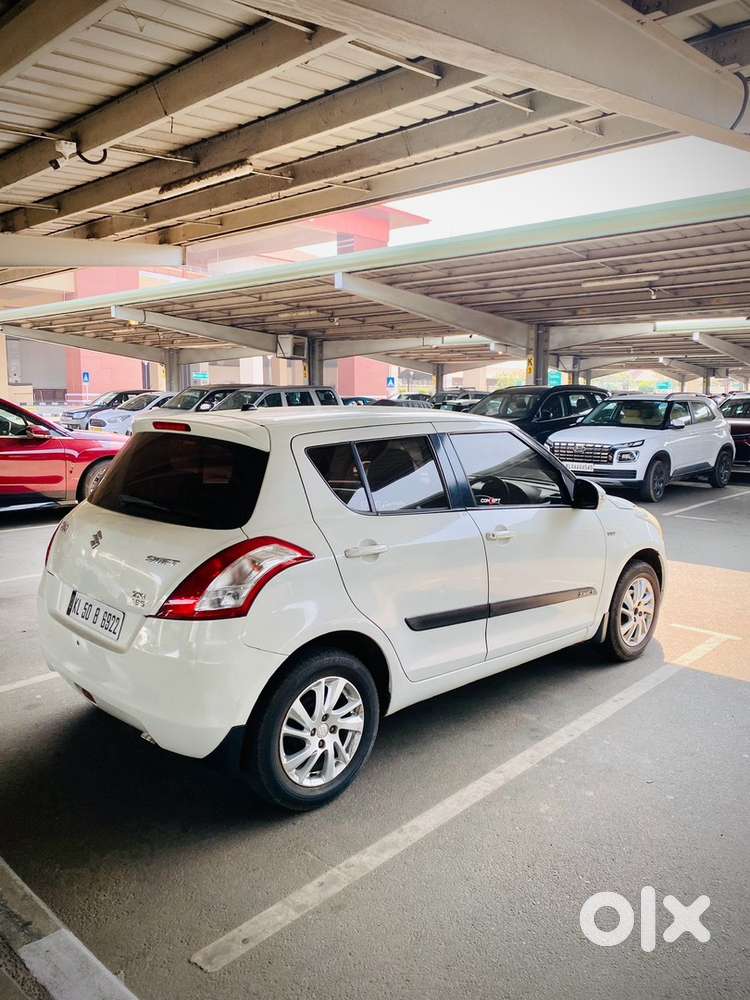 Maruti Suzuki Swift Petrol 2012