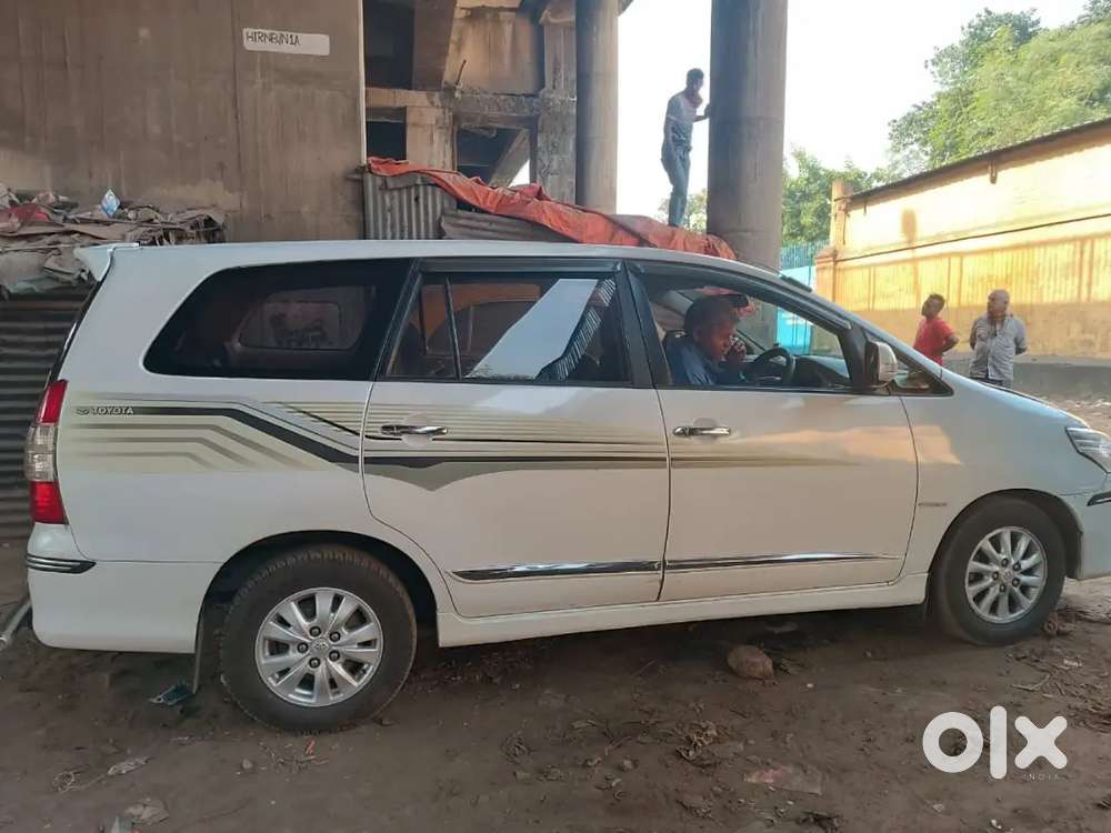 Toyota Innova 2014 Diesel 130000 Km Driven