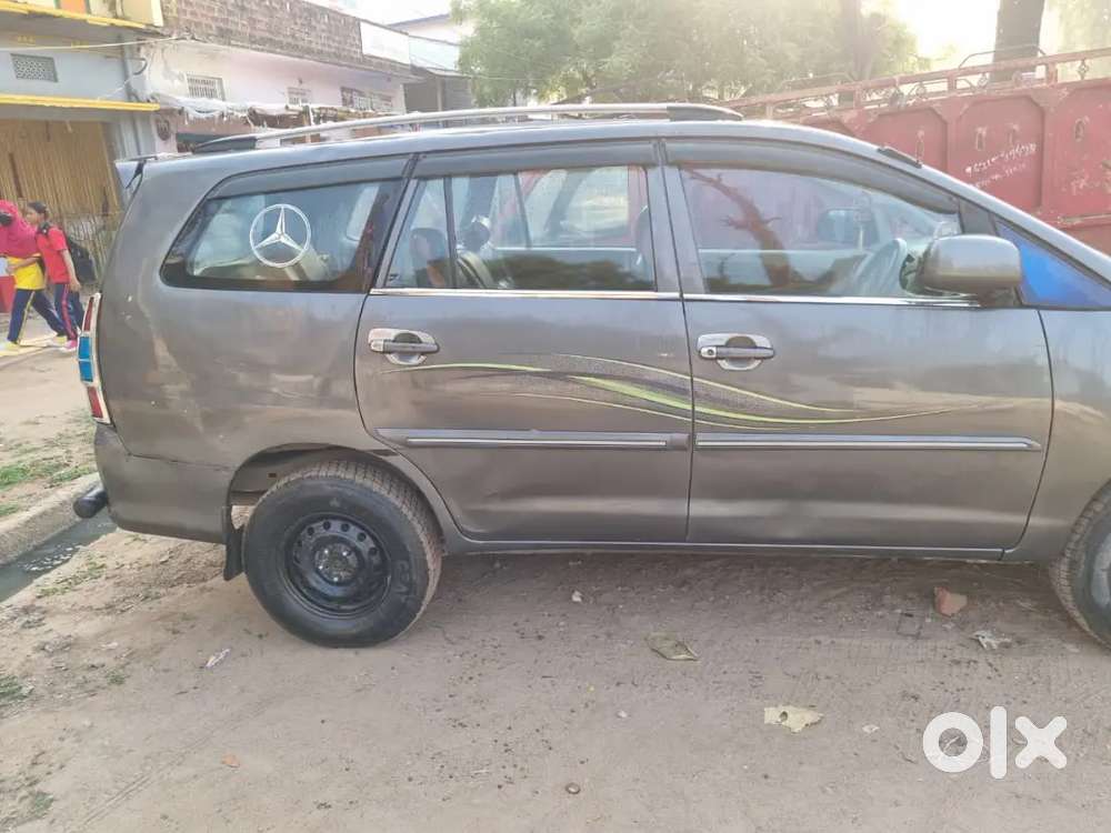 Toyota Innova 2011