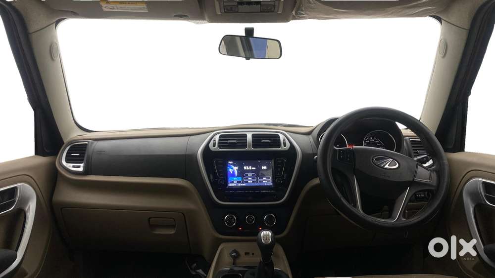 Mahindra Tuv 300 T10 Dual Tone, 2018, Diesel