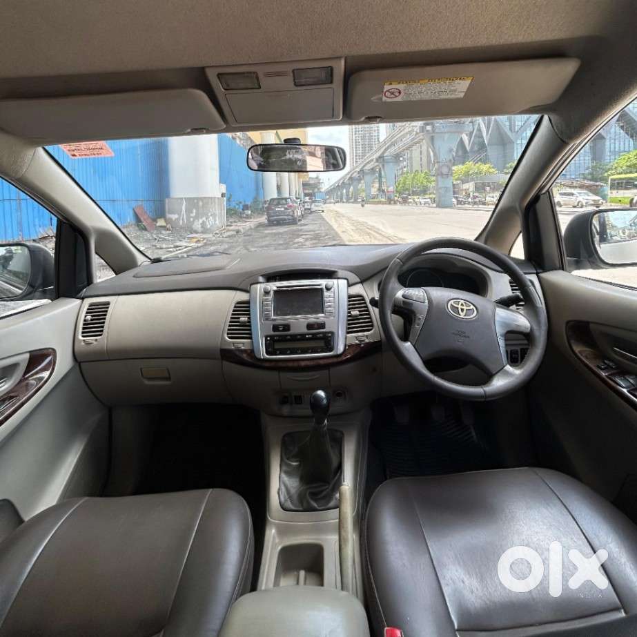 Toyota Innova 2.5 V 8 Str, 2014, Diesel