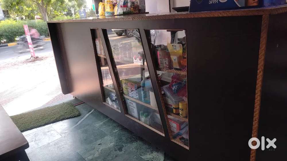 Shop counter
