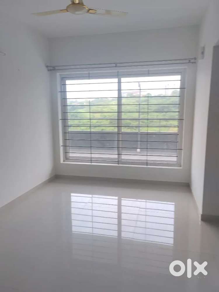 Semi furnished 2bhk laxury flat Kavoor