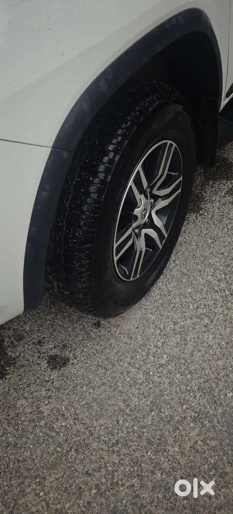 Toyota Fortuner Legender 2024