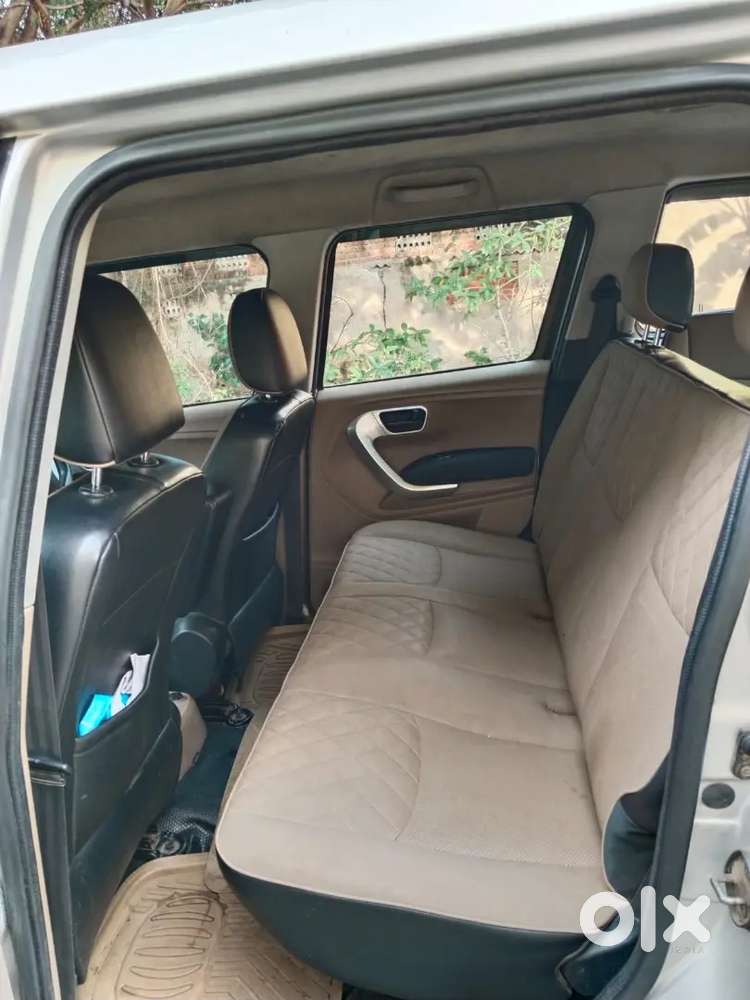 Mahindra Tuv 300 Plus 2018