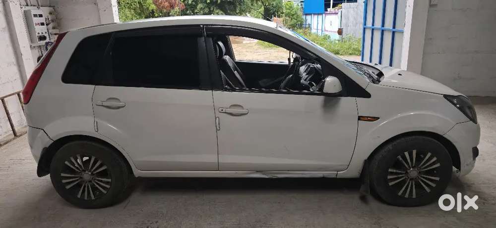 Ford Figo Zxi Petrol 2011