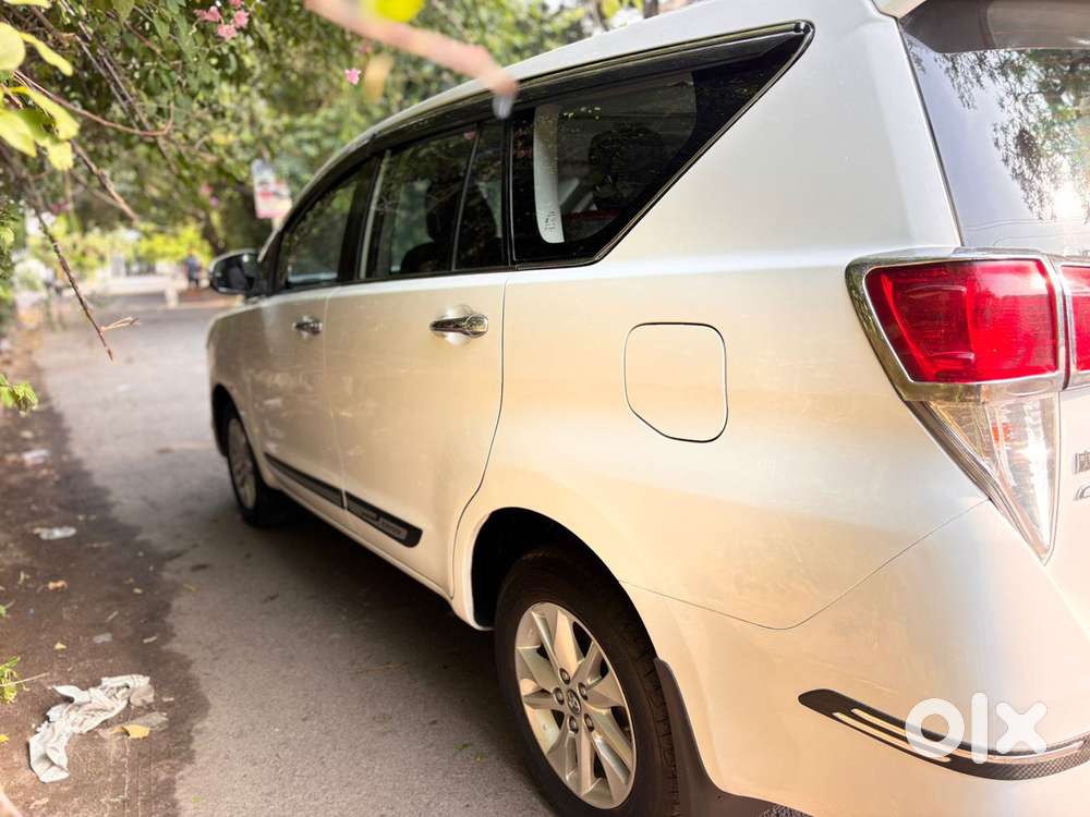 Toyota Innova Crysta 2.4 Vx Mt 8s, 2017, Diesel