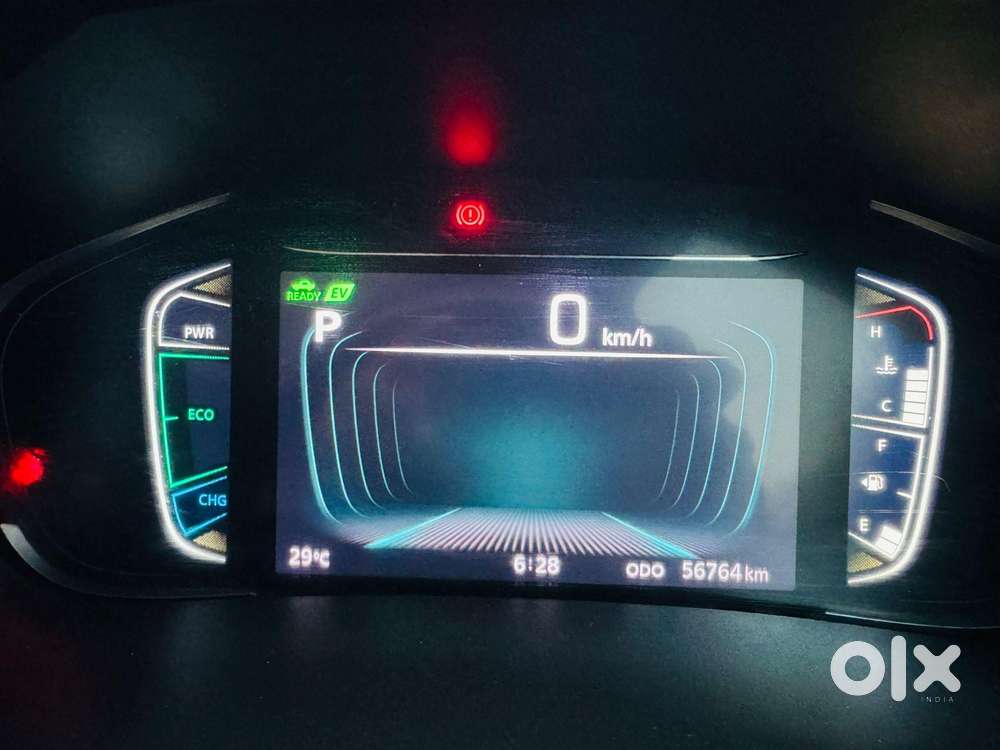 Maruti Suzuki Grand Vitara 1.5 Alpha Plus Intelligent Hybrid Ecvt, 2..