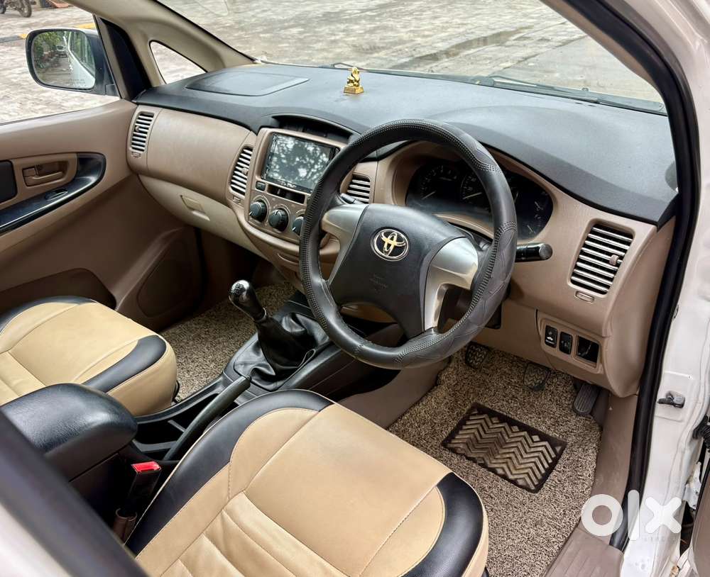 Toyota Innova 2.5 G (diesel) 8 Seater, 2015, Diesel